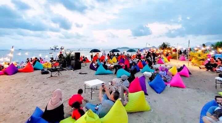 Pantai Sebalang Lampung Selatan, Tempat Sunset yang Membuat Sore Terasa Panjang