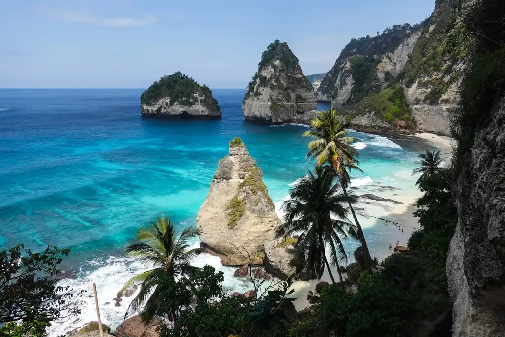 Diamond Beach, Pesona Tebing Putih di Timur Nusa Penida
