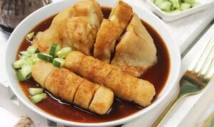 Kuliner Palembang, dari Pempek hingga Pindang Patin yang Menggoda